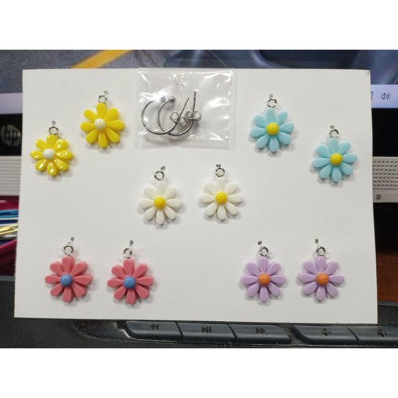 5/$20 Daisy Flowers Interchangeable Charm Earrings-5 Pairs in Set - Picture 4 of 5